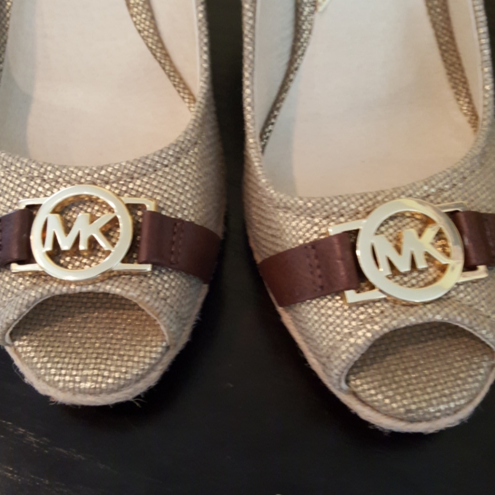 Shoes - Picture 4 of 4